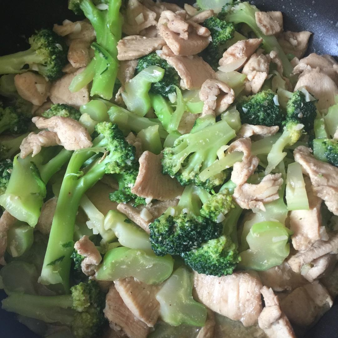 西兰花炒鸡肉