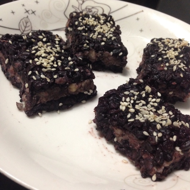 amber06zu做的黑米豆沙糕