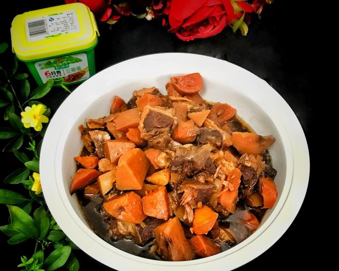 胡萝卜土豆炖牛肉-6月香葱伴侣版的做法
