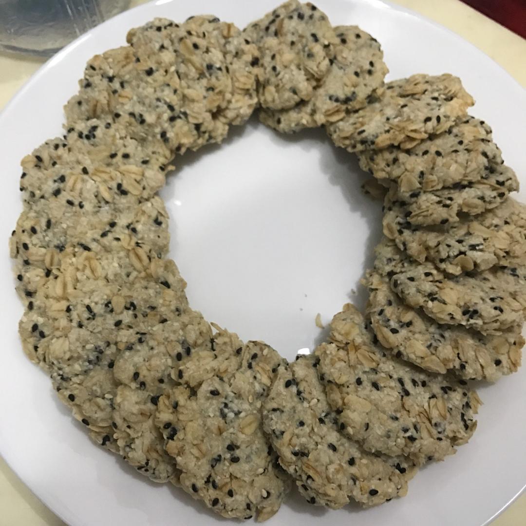 素食:有机燕麦芝麻大饼干
