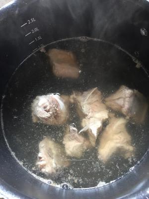 排骨扁豆焖饭的做法 步骤1