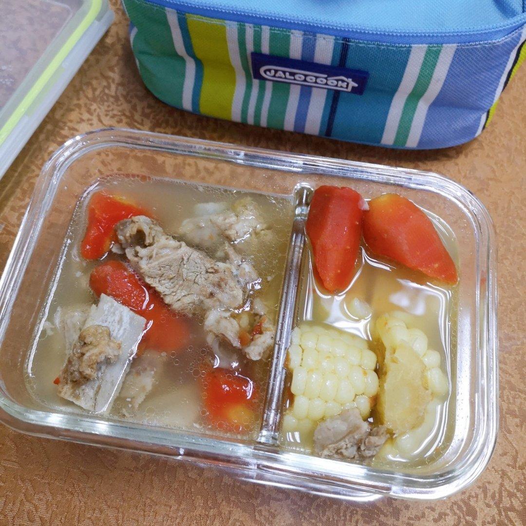 好喝的玉米排骨汤🌽