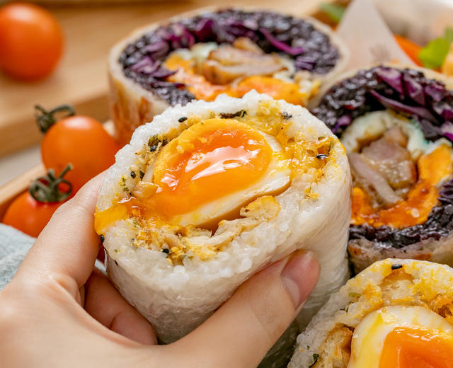 地摊早餐王【台湾爆浆炸蛋饭团】，有个鸡蛋就能做的做法