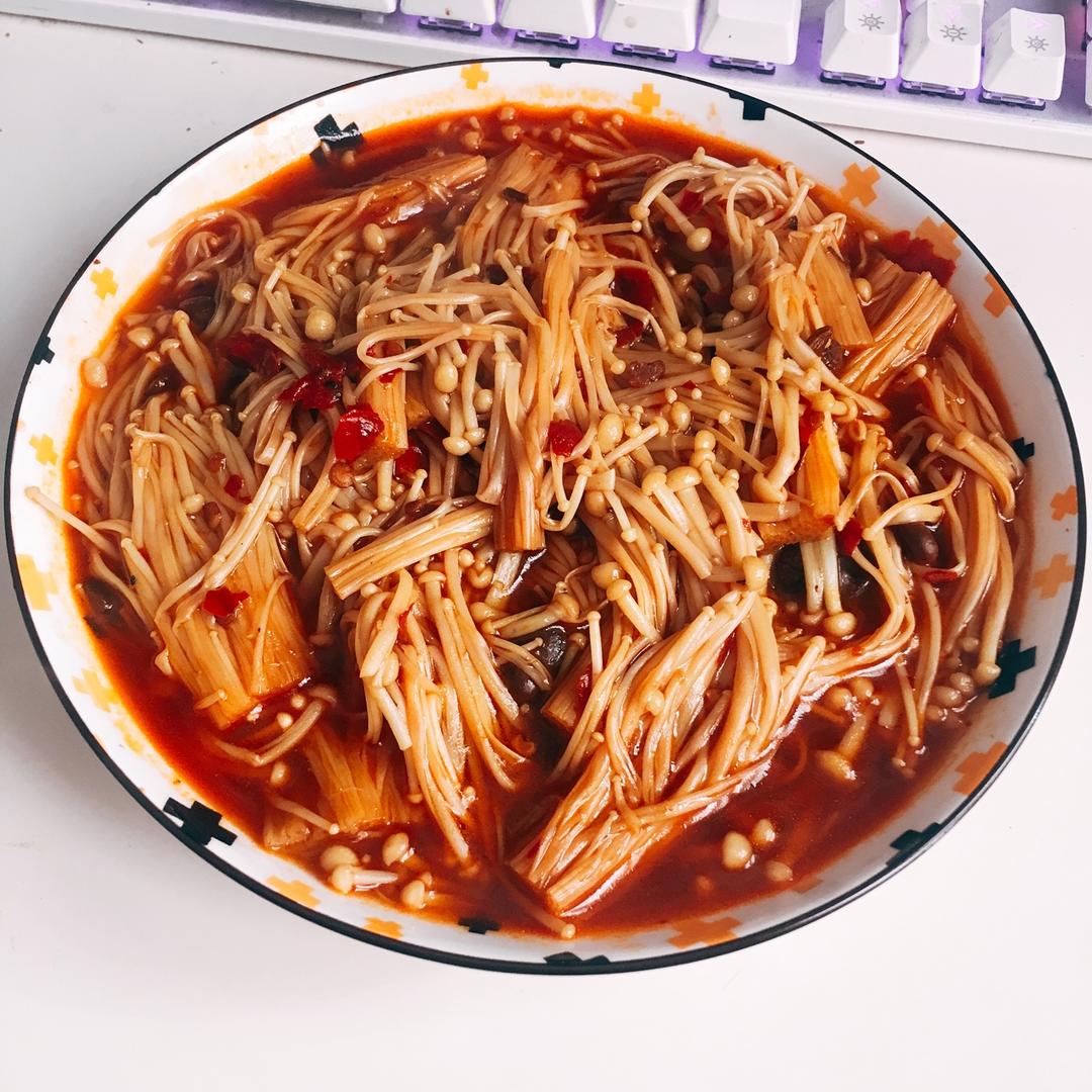 仙女昊做的香辣水煮金针菇