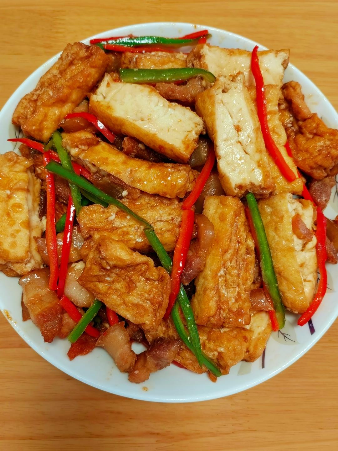 味道超赞的油炸豆腐炒五花肉