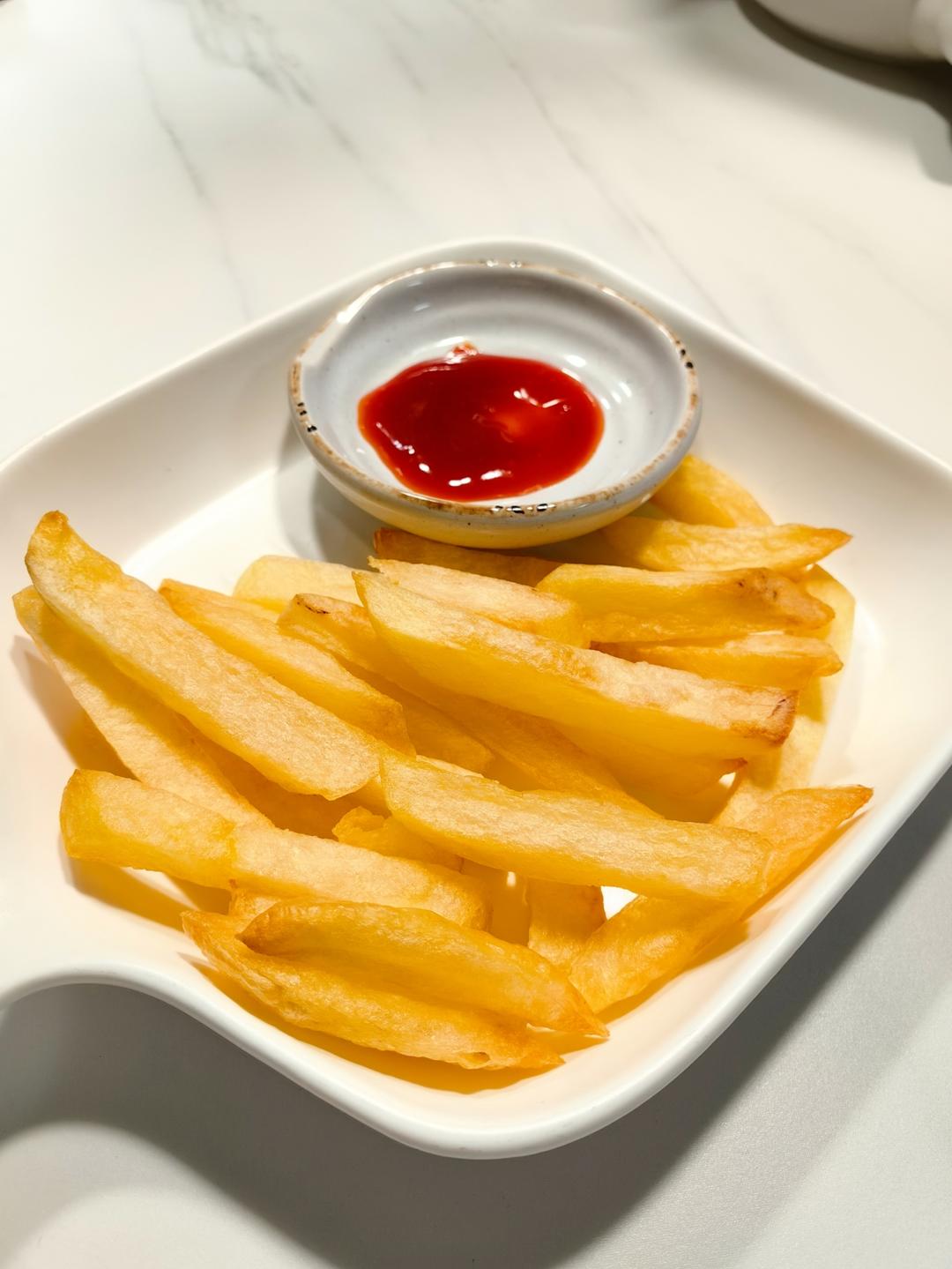 不用油也能炸出香脆好吃的薯条（空气炸锅版）