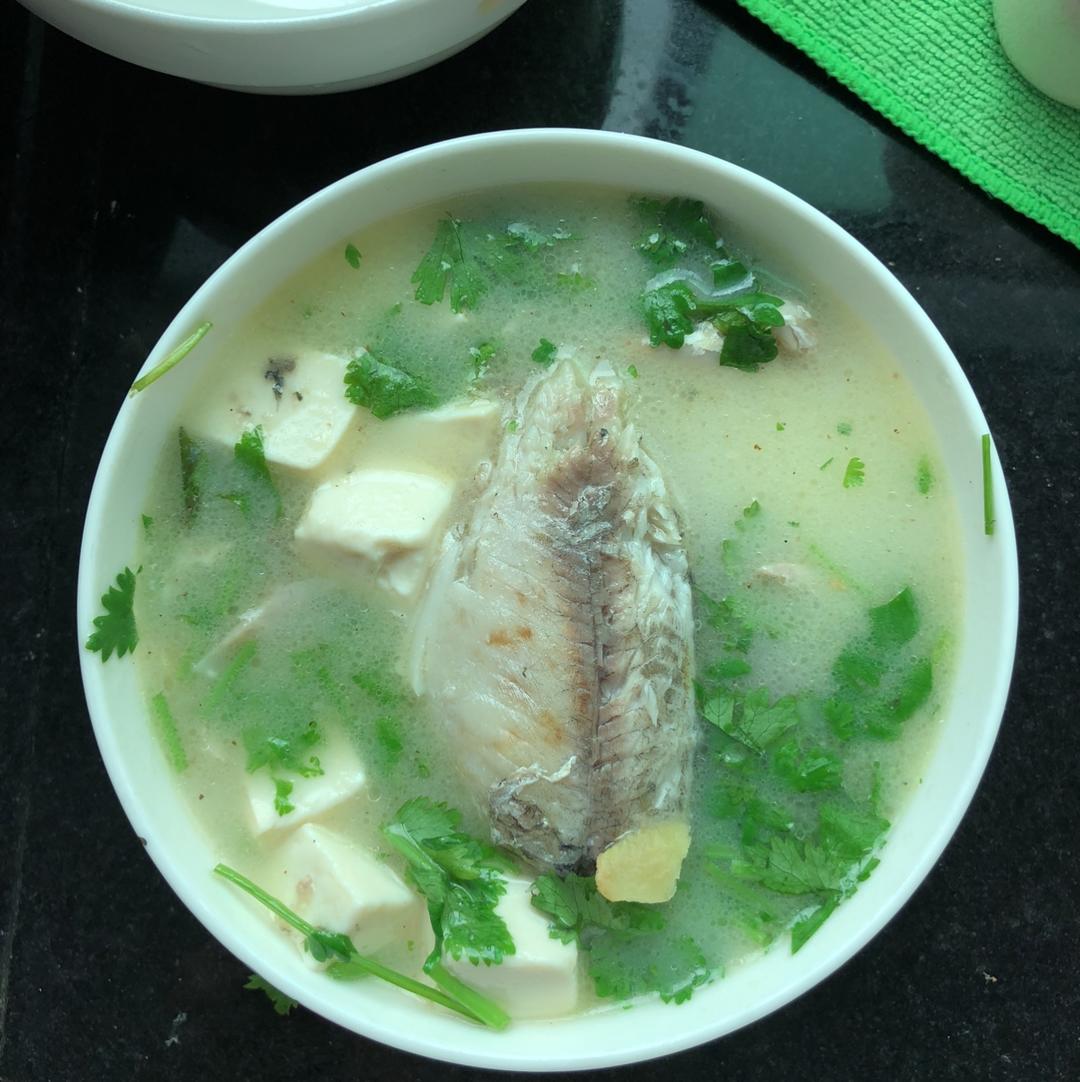 鲫鱼豆腐汤