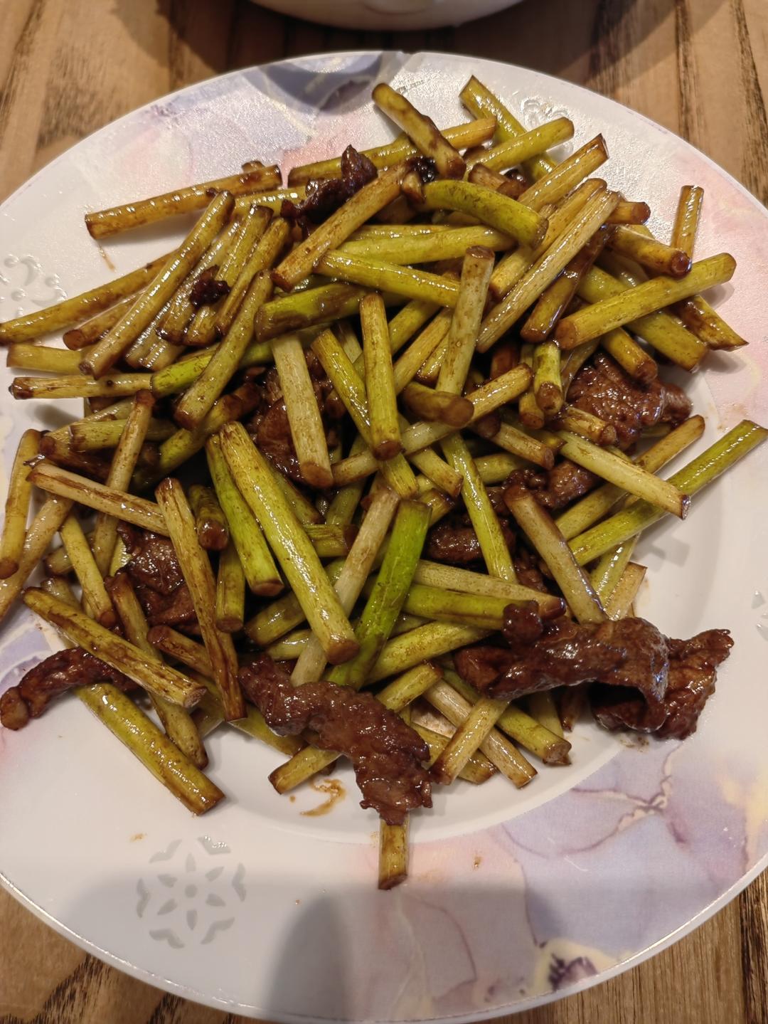 简单易做的下饭菜－蒜苔炒肉