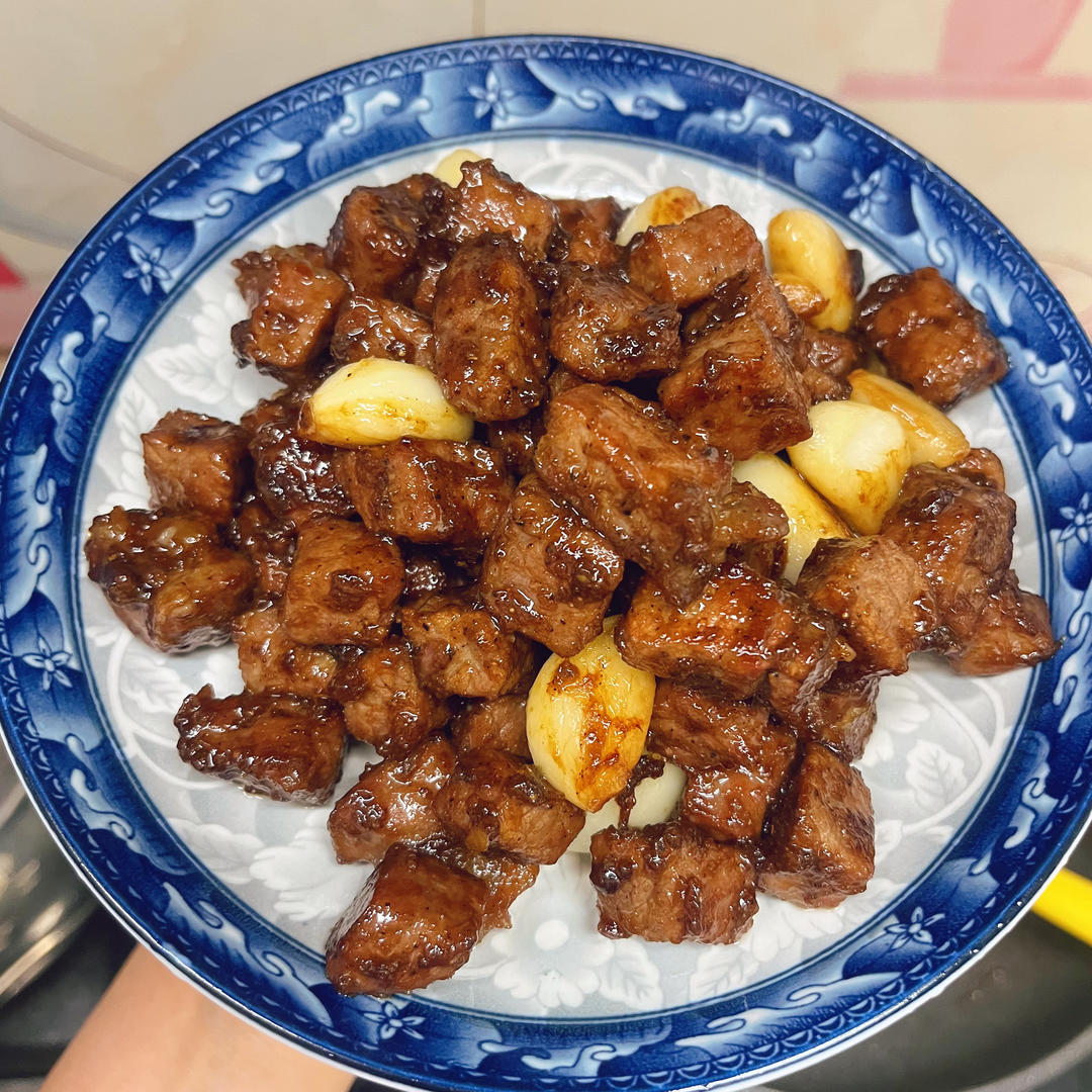 好吃到舔盘的蒜香黑椒牛肉粒