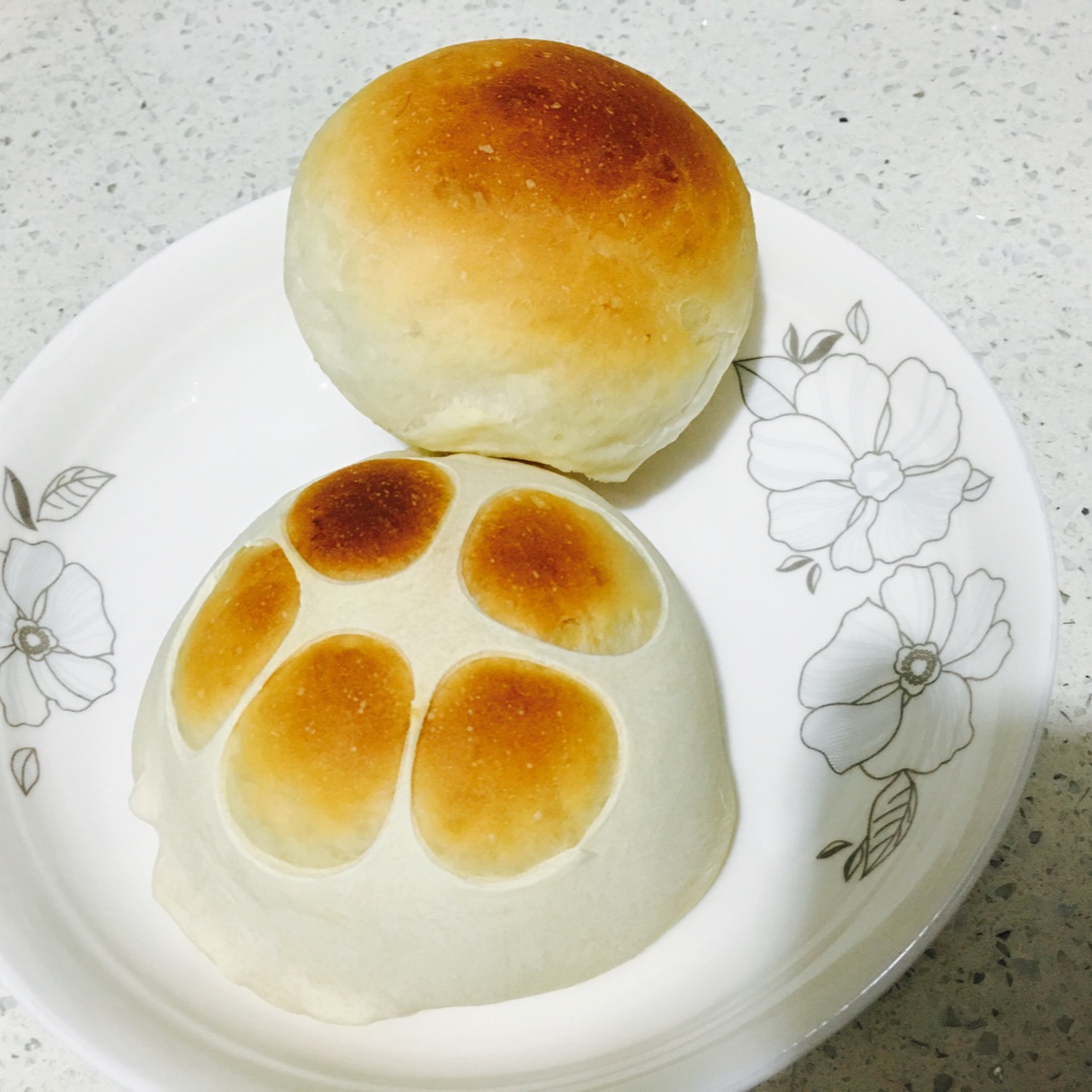 猫爪椰蓉面包——欧克皮的简单装饰