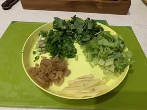 完胜大排档的鲜味潮汕砂锅虾粥的做法 步骤2