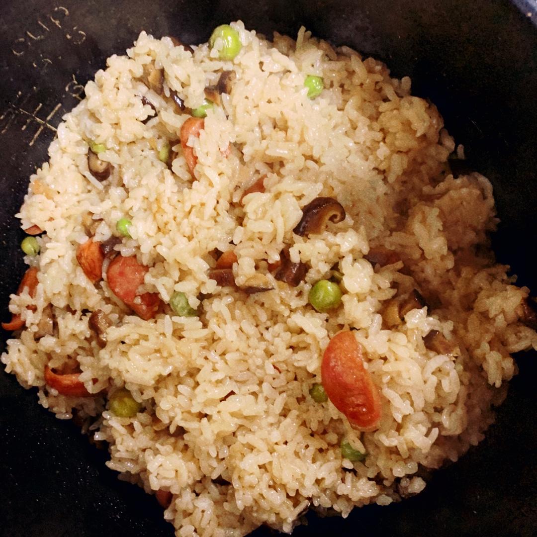 懒人必备～电饭煲腊肠焖饭