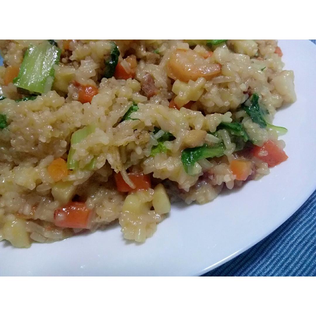 电饭锅蔬菜蒸饭