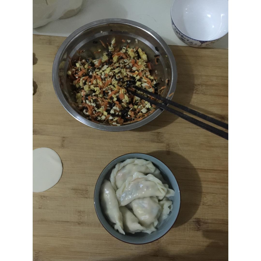 胡萝卜鸡蛋香菇木耳素馅饺子