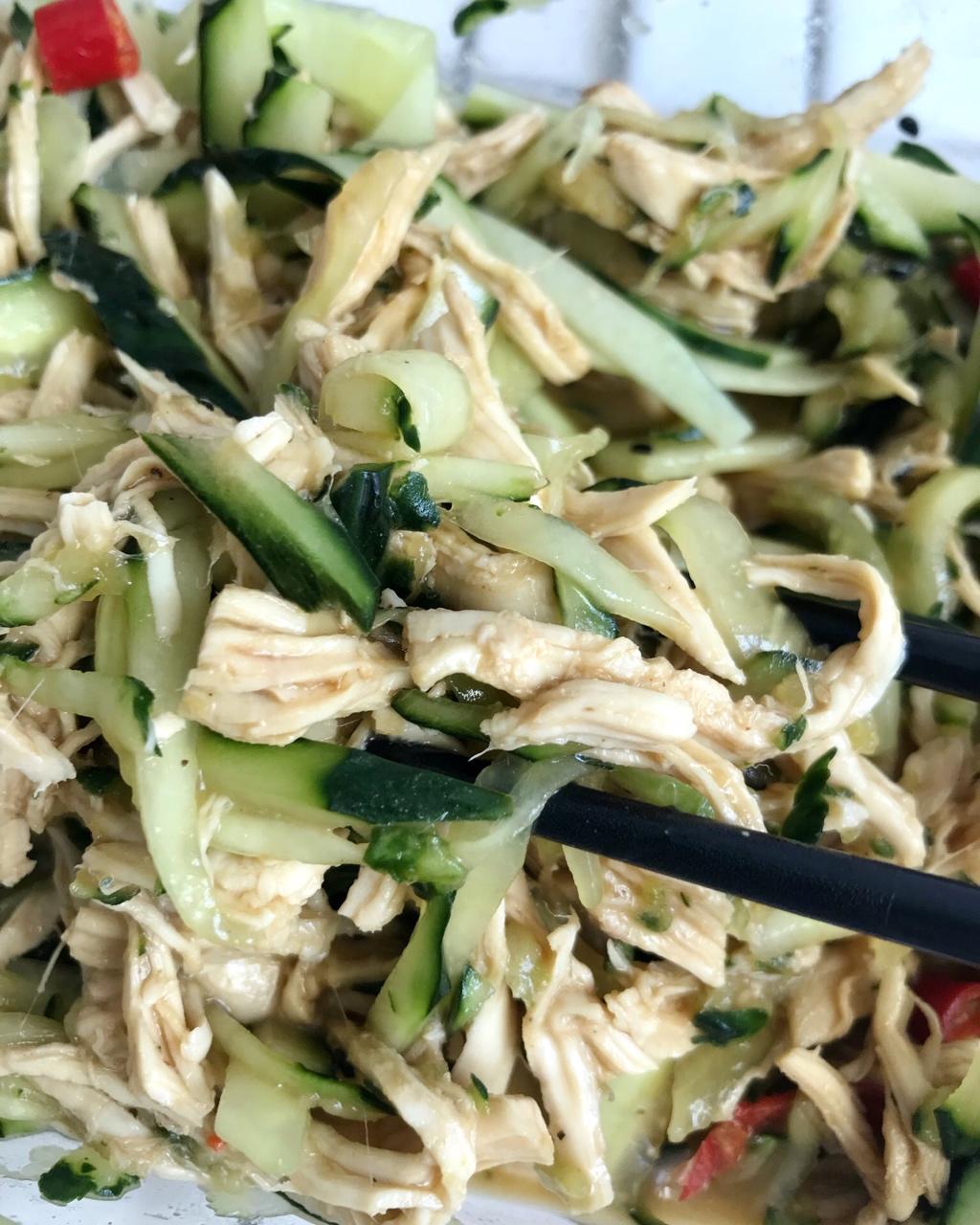 【健康三餐】凉拌鸡胸丝