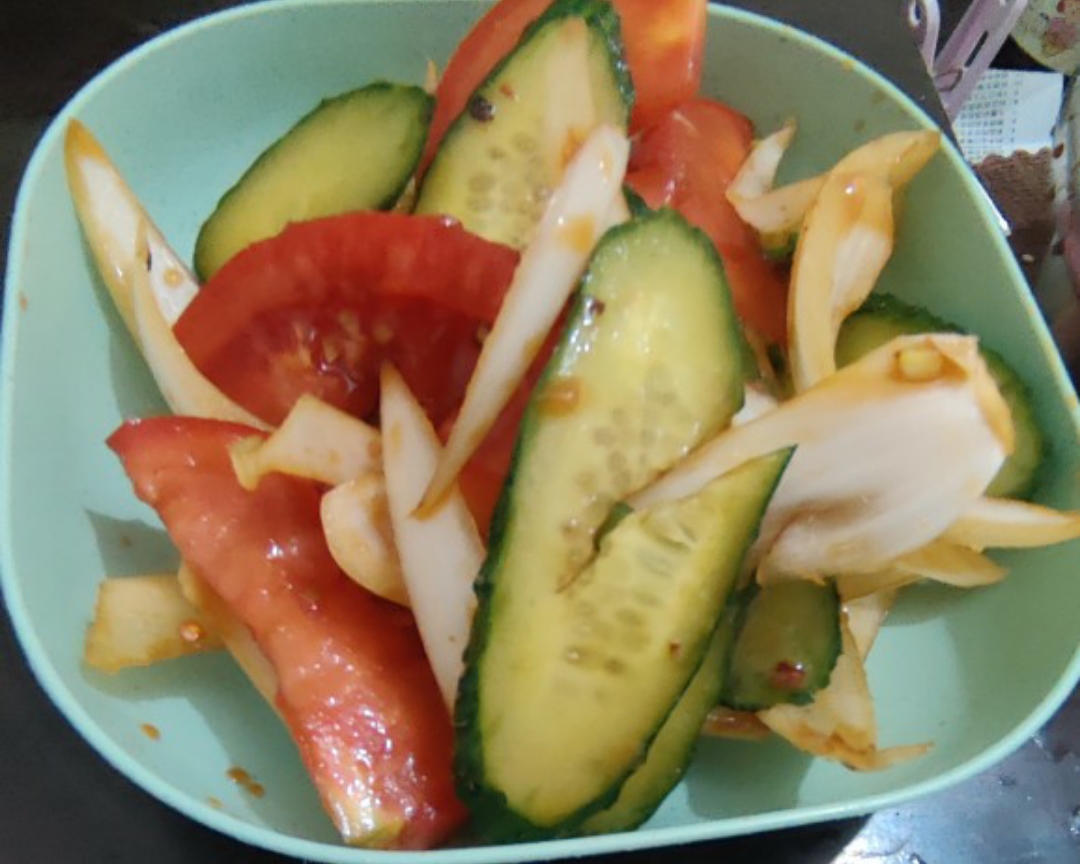 黄瓜拌西红柿的做法