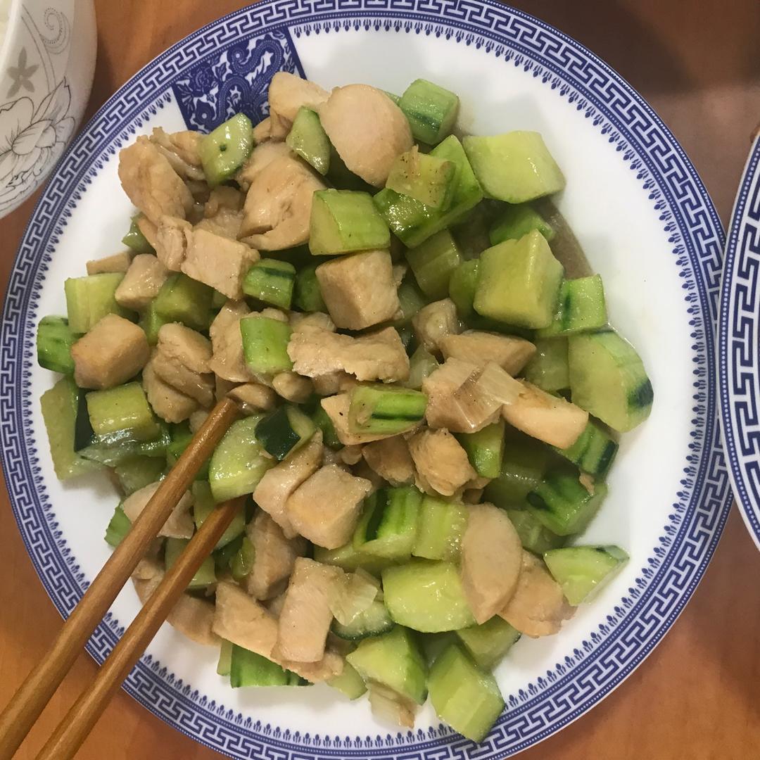 黄瓜鸡丁