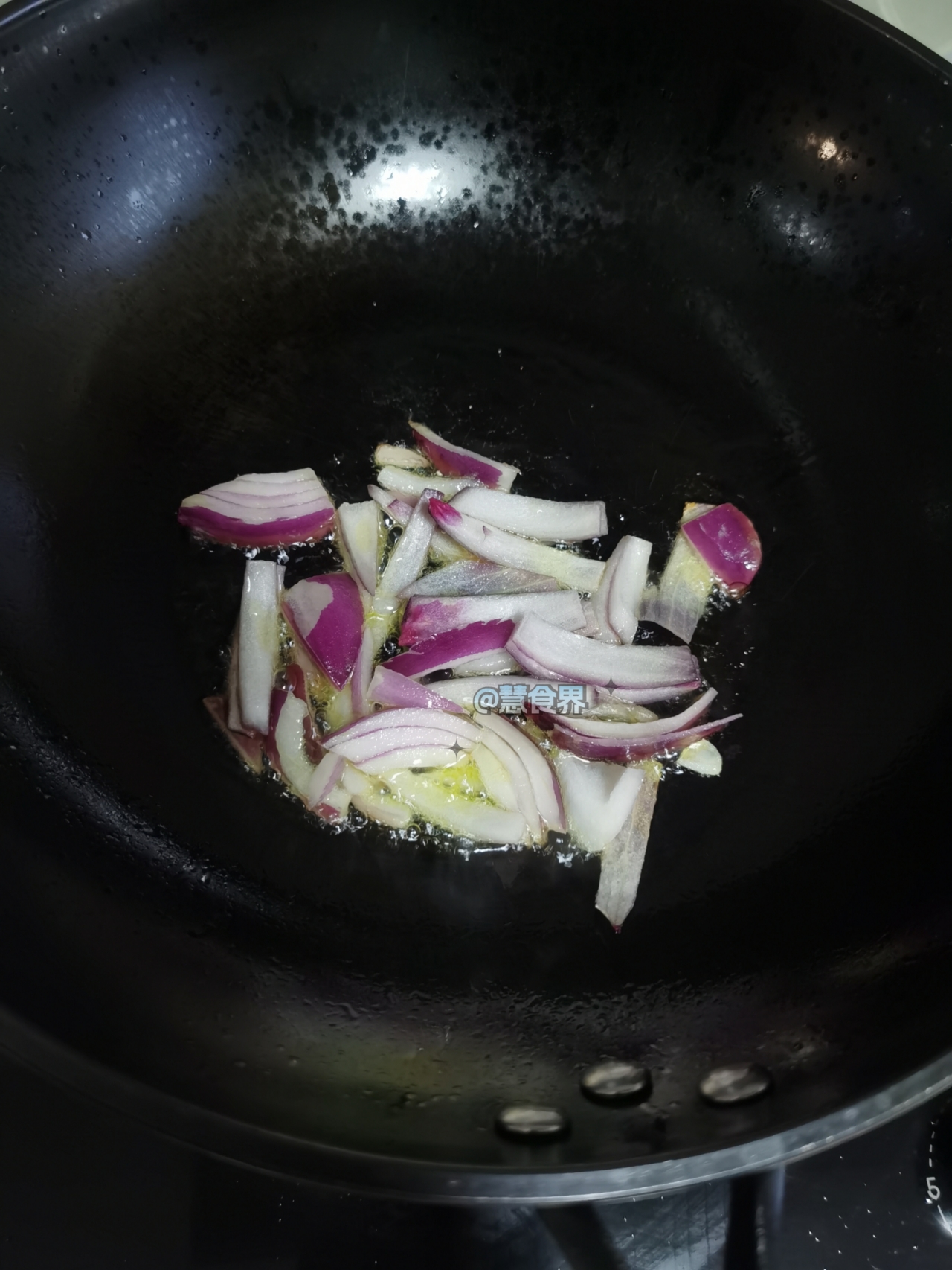 洋葱彩椒胡萝卜炒肉片的做法 步骤4