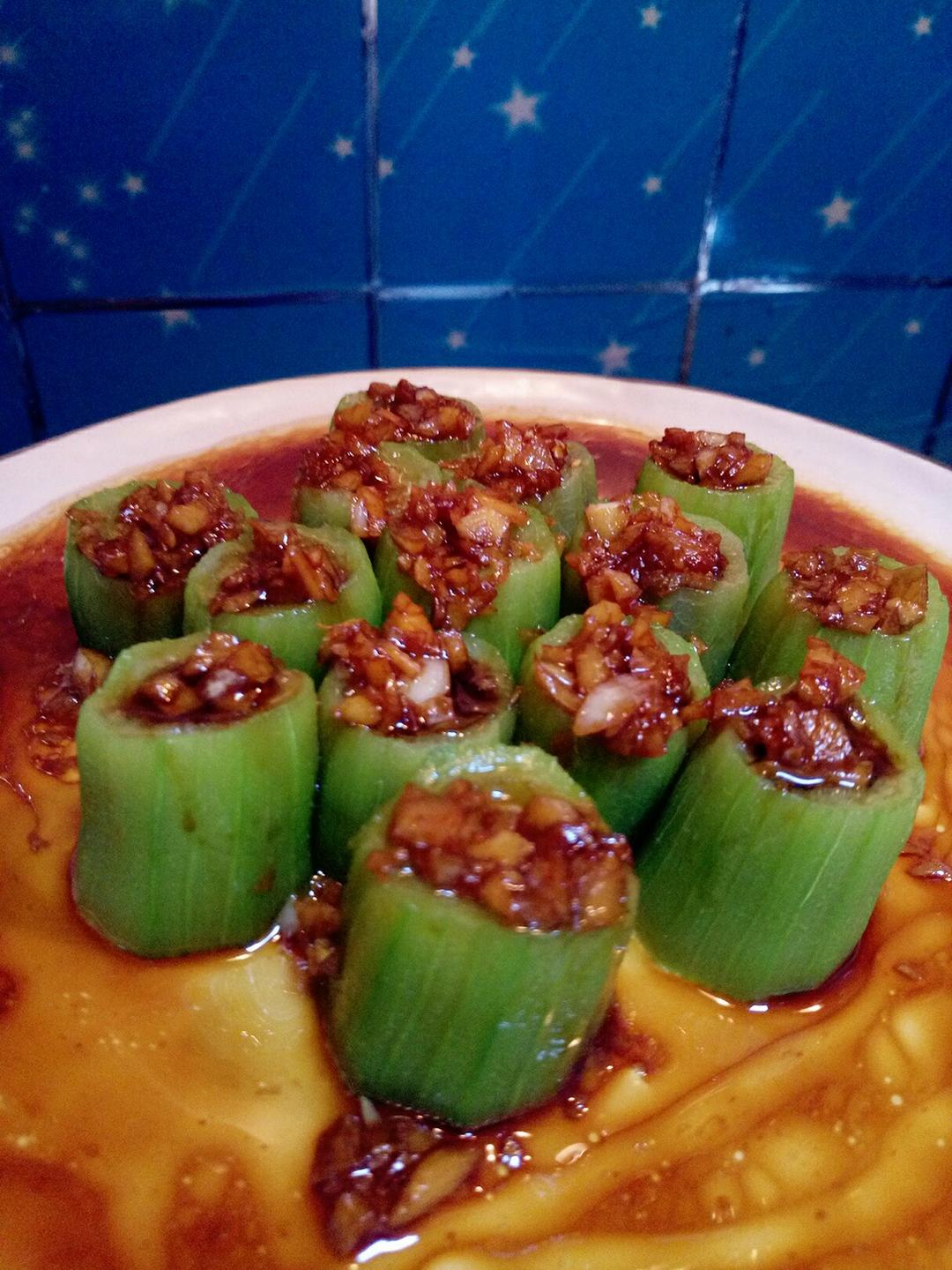 只需要五分钟就可以的美味蒜蓉蒸丝瓜