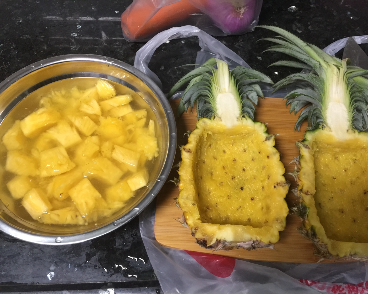 虾仁菠萝炒饭的做法 步骤2