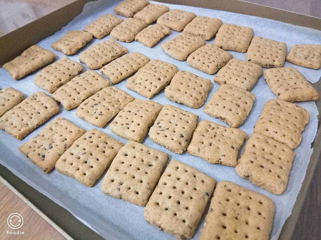 高钙奶盐苏打饼干