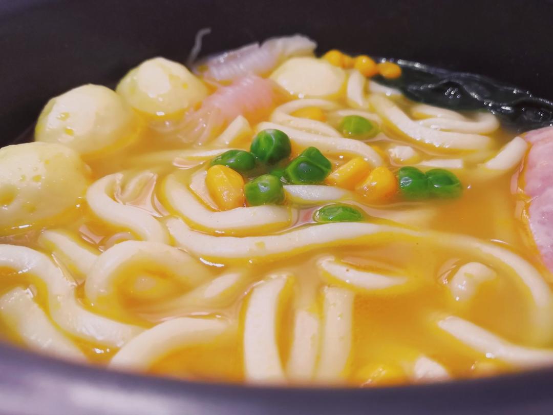 咖喱鱼丸乌冬面