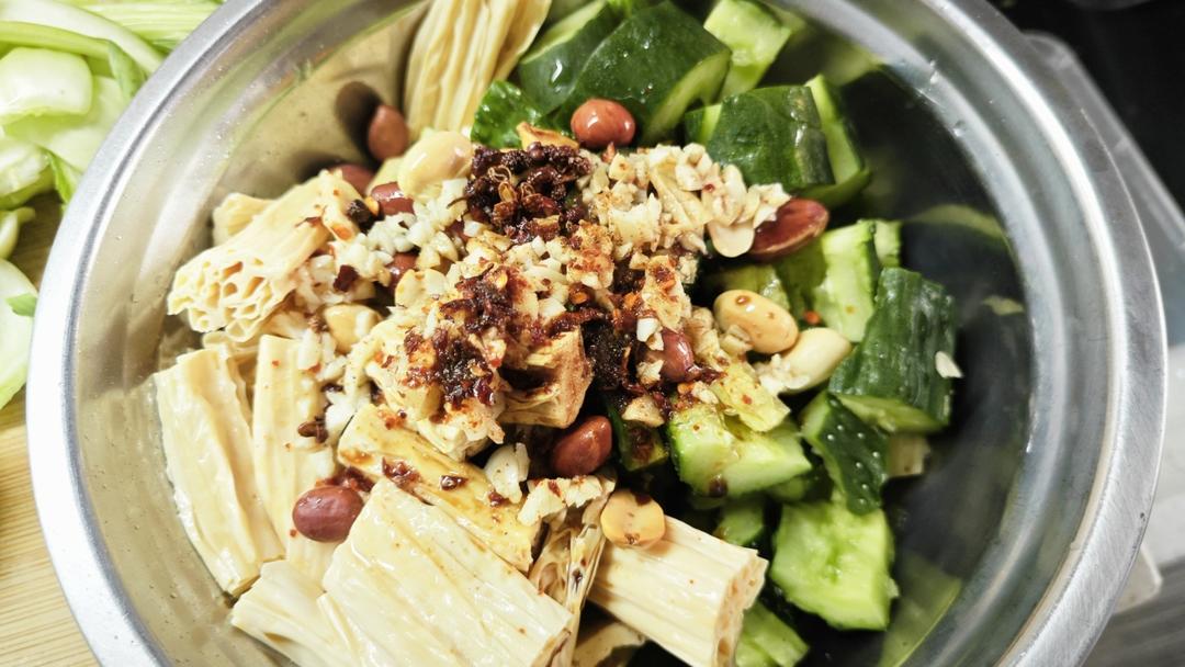 分三步99%还原菜市场凉拌菜-拍黄瓜/拌黄瓜/拌腐竹