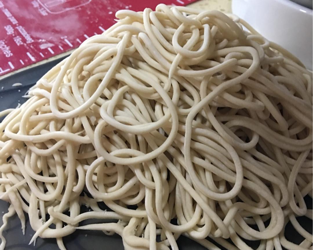 【禛昕家的常备菜】压面机自制面条