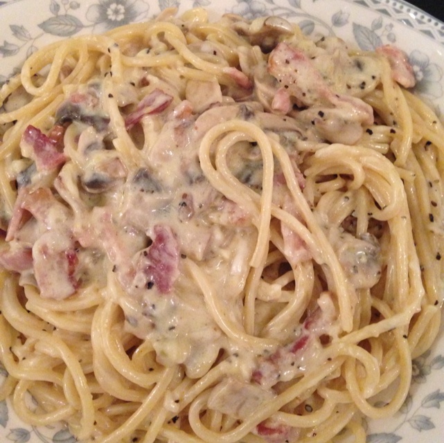 白蘑菇奶油培根意面