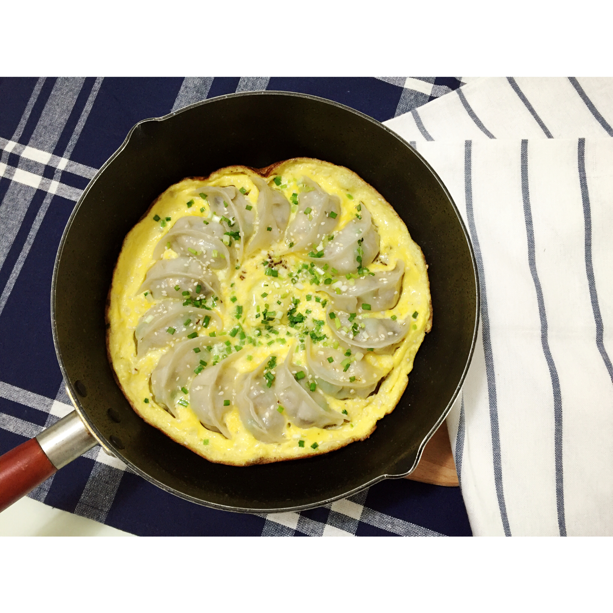 蛋抱煎饺（速冻饺）