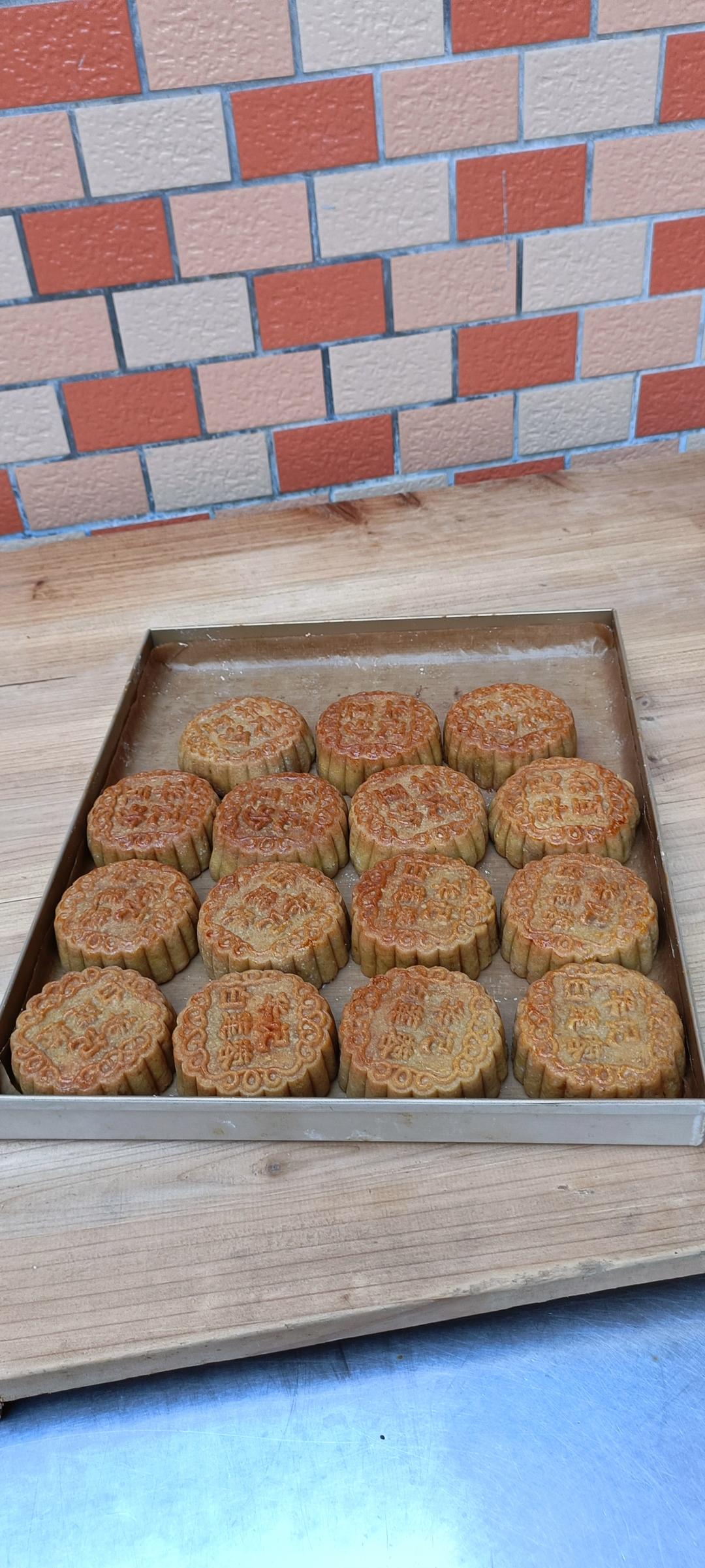 广式月饼—蛋黄莲蓉月饼