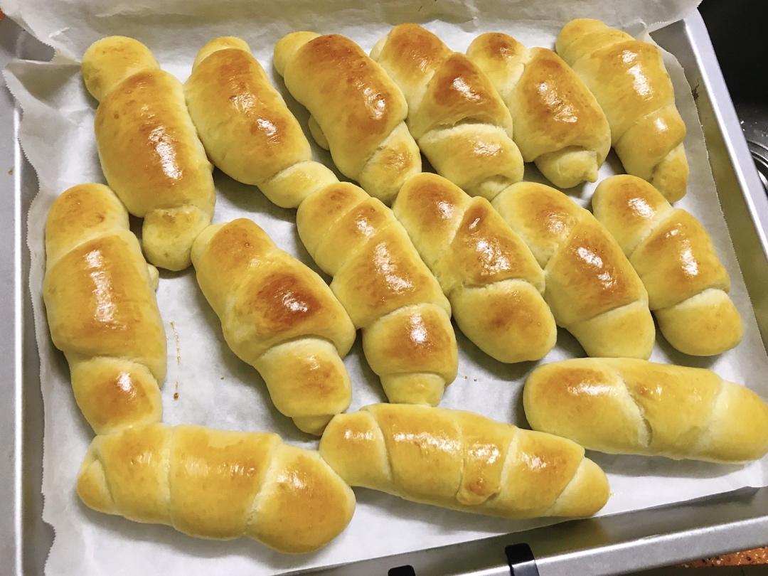 手揉小小牛角包🥐（牛奶面包配方）