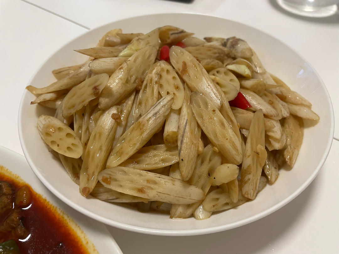 酸辣藕尖 开胃的清炒脆爽藕带