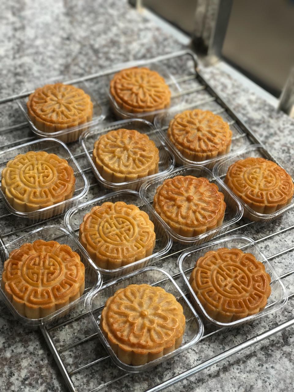 广式月饼—蛋黄莲蓉月饼