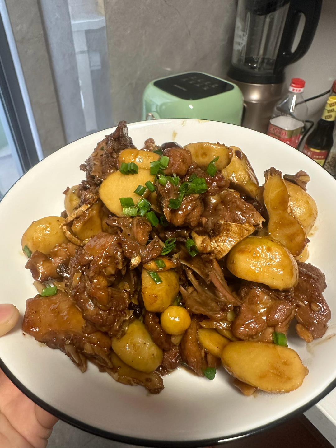 传统正宗的啤酒鸭配方和做法，鲜嫩香浓，只需炒千万不要焯水