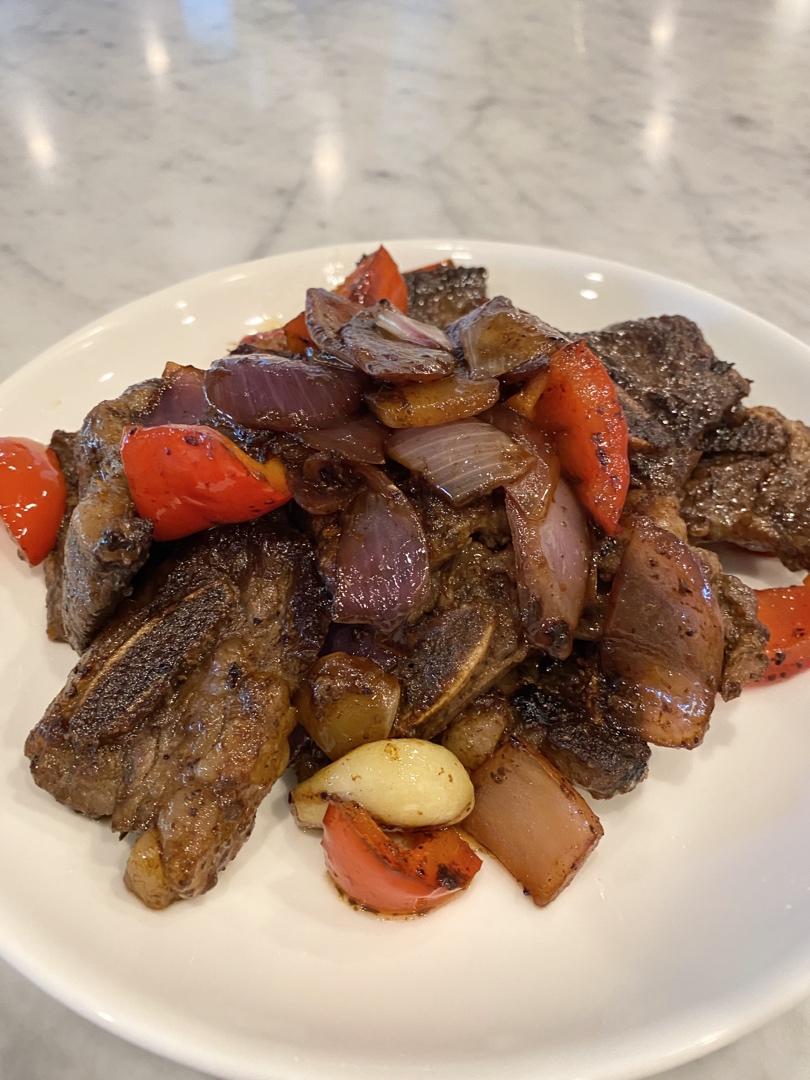 肉嫩可口的黑椒牛仔骨