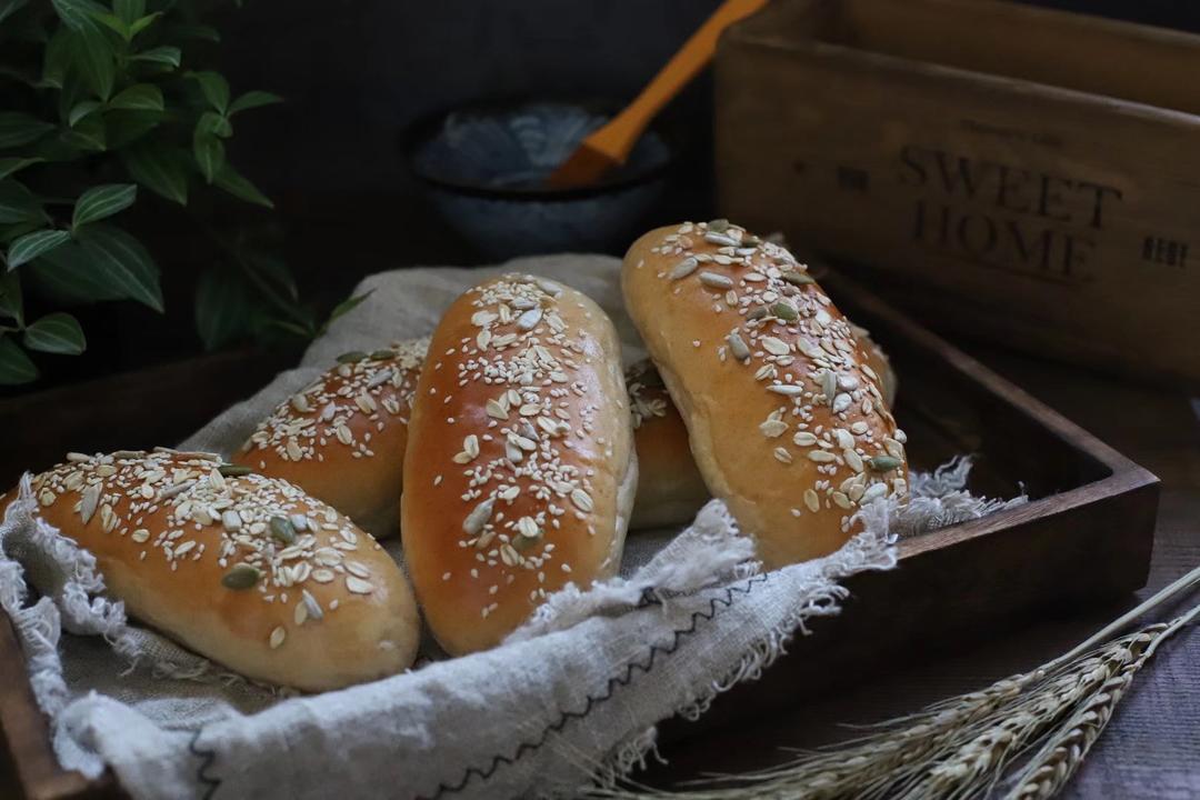 《黑麦坚果包》的做法