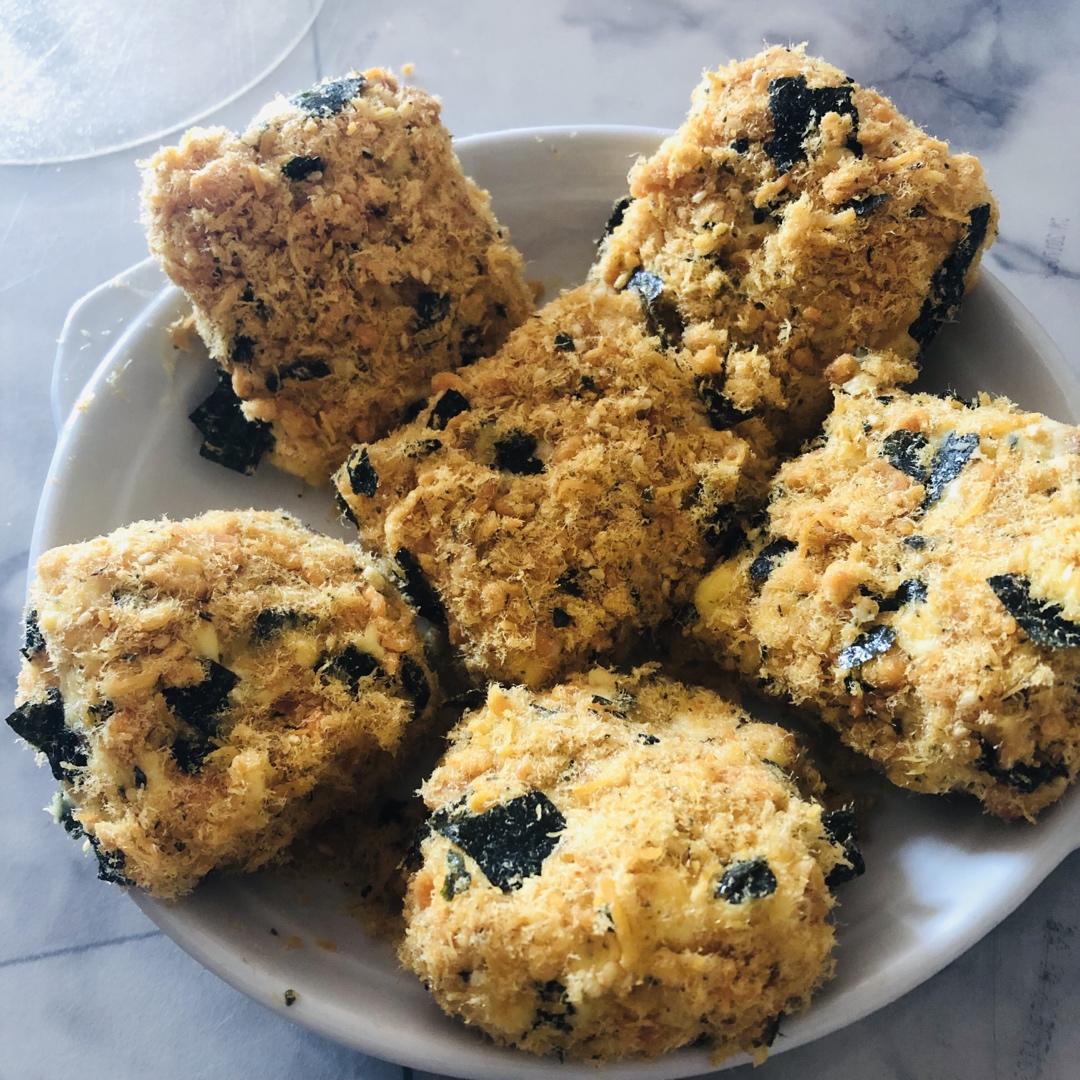 肉松小贝                 完胜鲍师傅