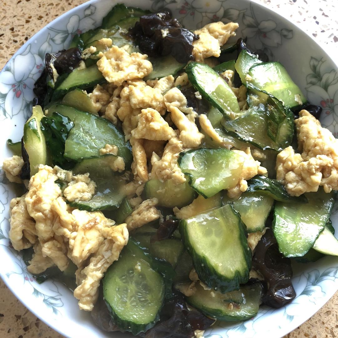 黄瓜木耳炒鸡蛋