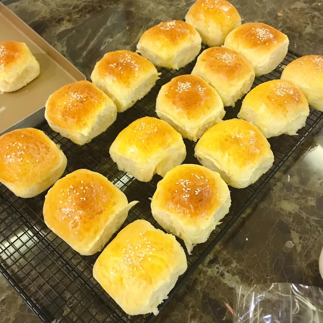 鲜奶油小餐包（一次发酵）