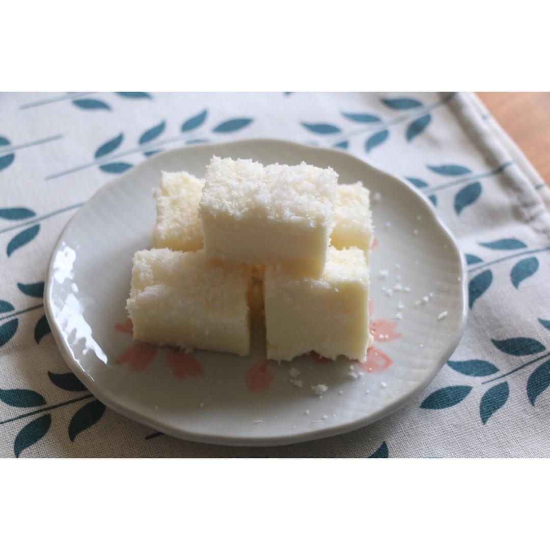 完胜85度C牛奶椰丝小方