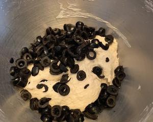 液体酵种黑橄榄面包的做法 步骤5