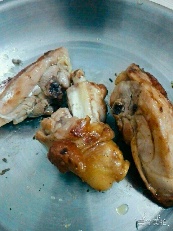 简单易做的香煎黑椒鸡排 柠檬鸡腿肉做法