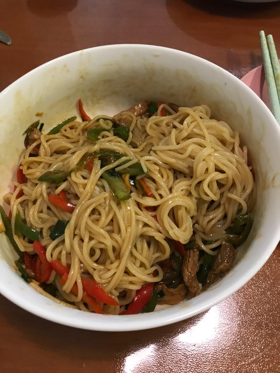 青椒肉丝拌面