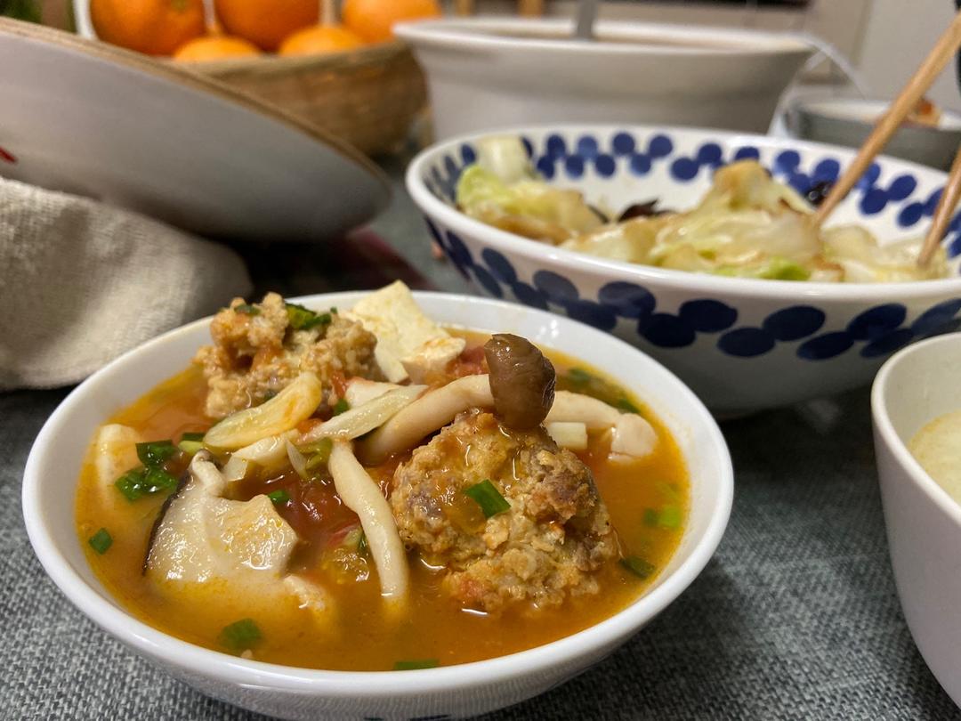 番茄杂菌豆腐丸子煲