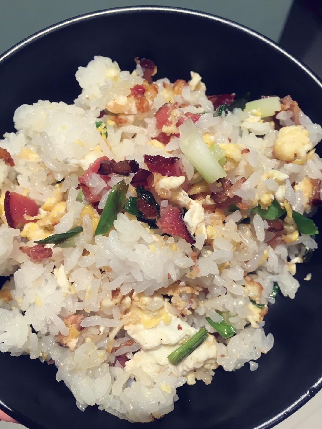 腊肉鸡蛋炒米饭