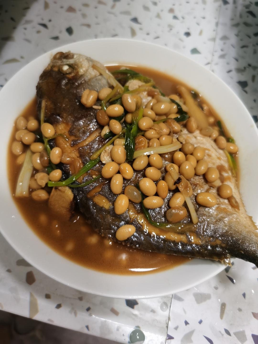 红烧金鲳鱼