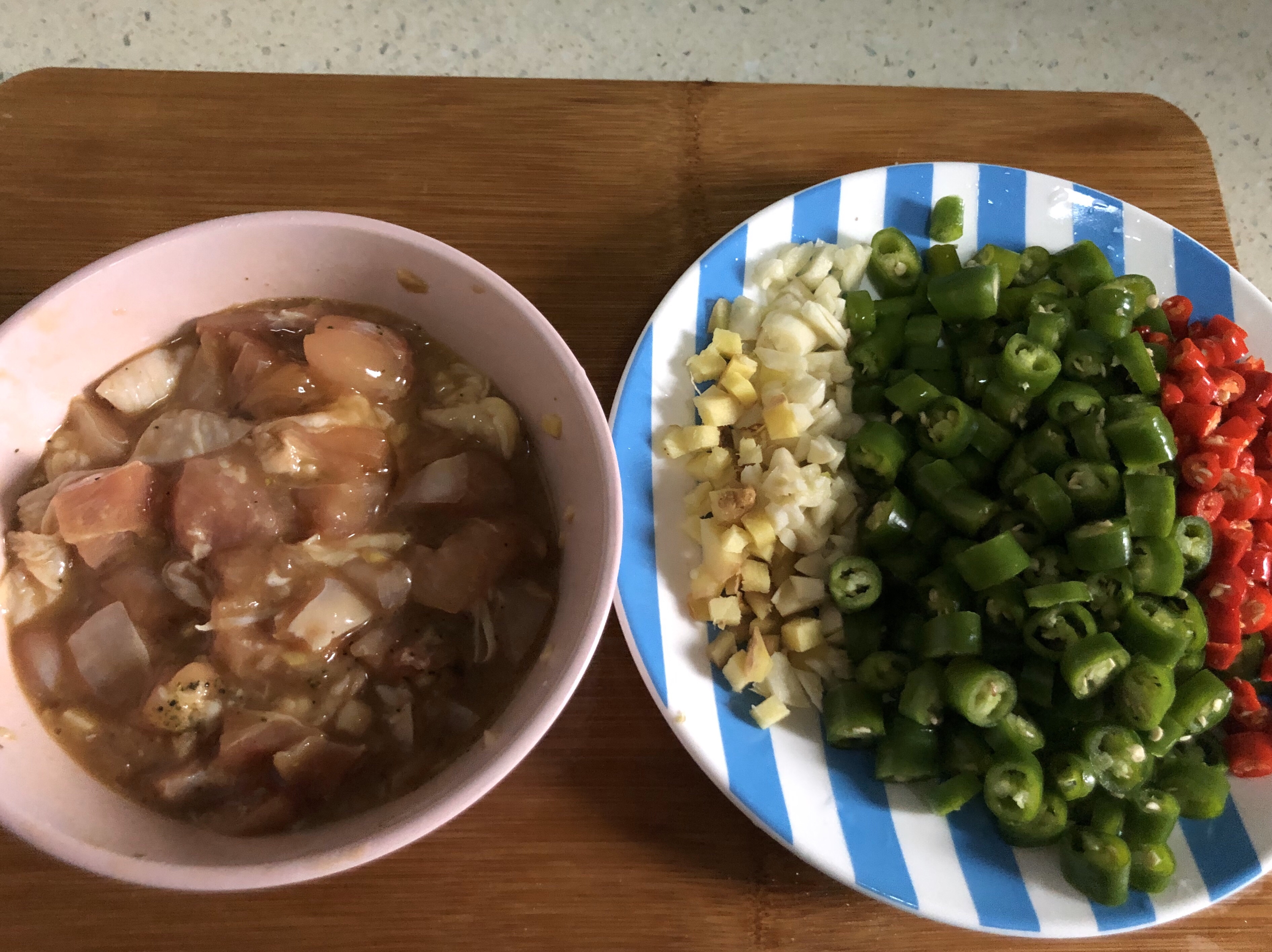 江湖菜•双椒鸡的做法 步骤3