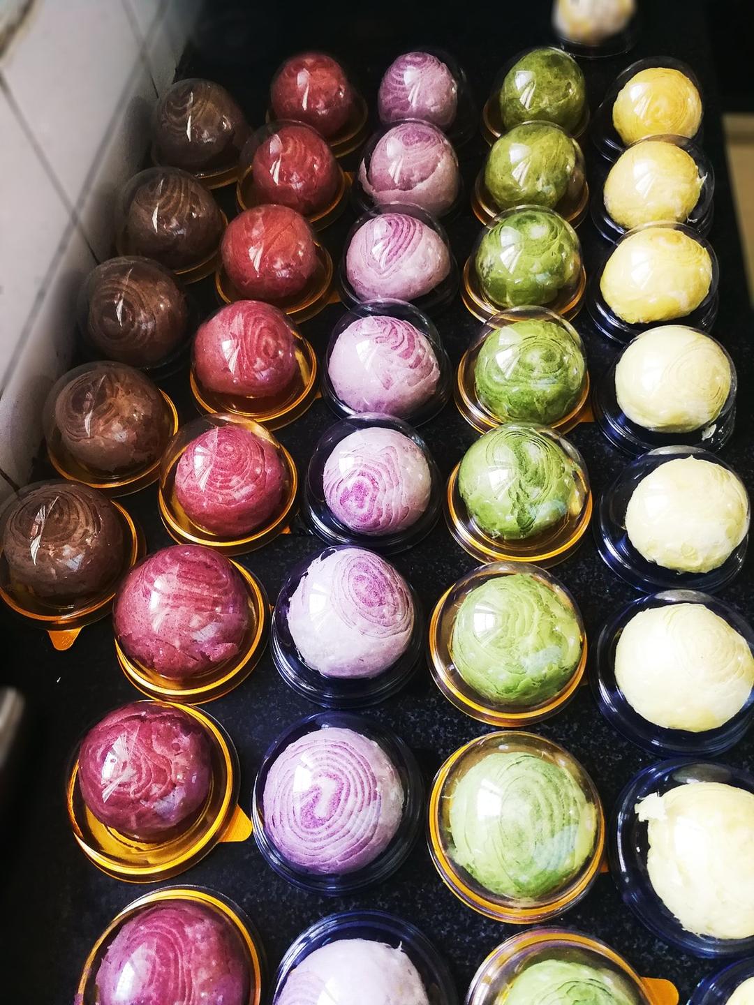 蛋黄酥~紫薯、抹茶、原味~花好月圆，中秋快乐~内附一次做六色蛋黄酥方法~