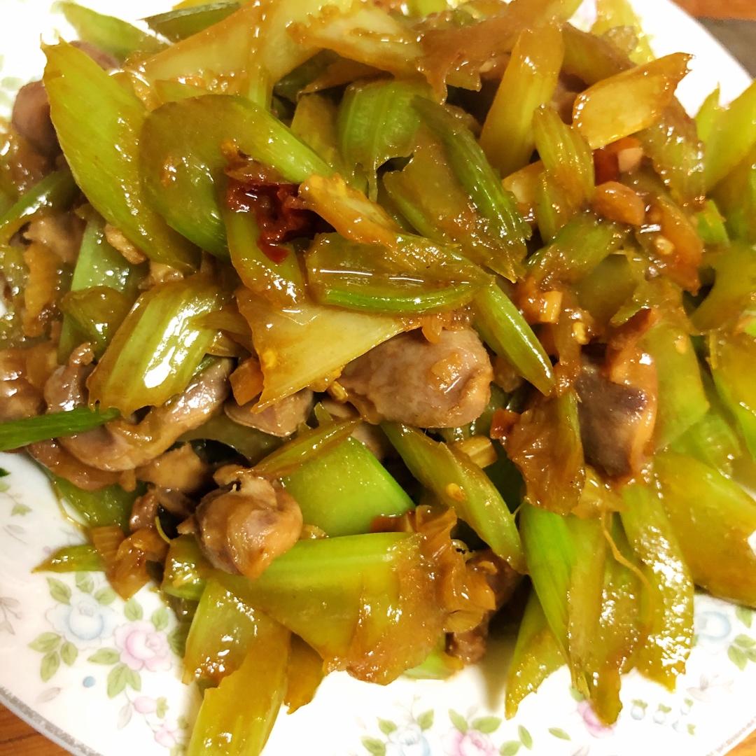 辣炒香芹鸡胗